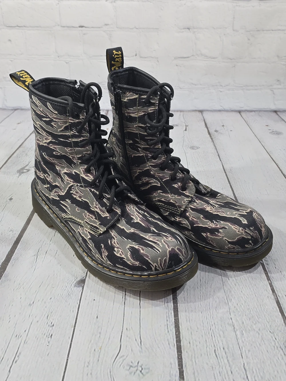 Doc Martens Dr. Martens Air Wair Camouflage Zip & Lace Up Boots Size 6M 7L